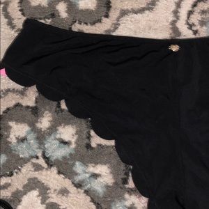 Scalloped VS pink bottoms